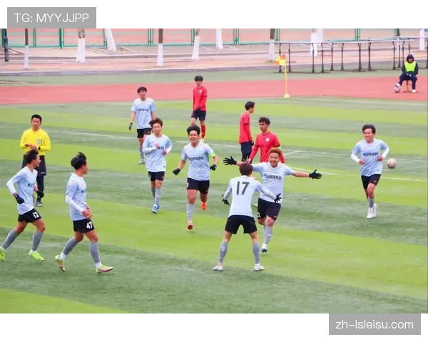 西甲足球学院开设青少年课程，专项训练“由守转攻的决策与执行”